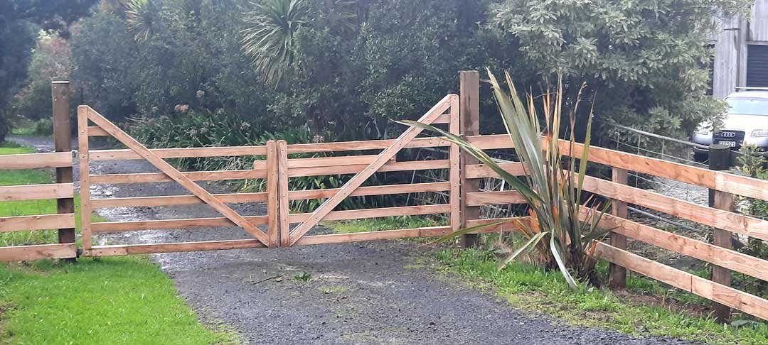 Wood double swing gate